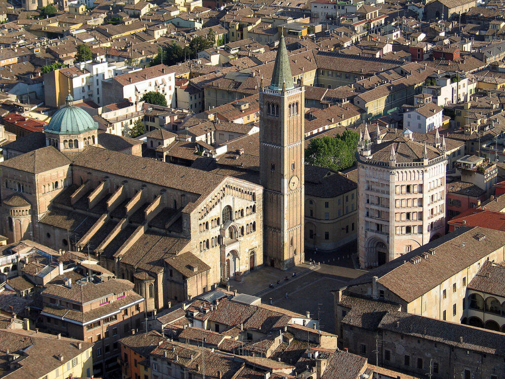 1280px-Duomo_e_Battistero_di_Parma
